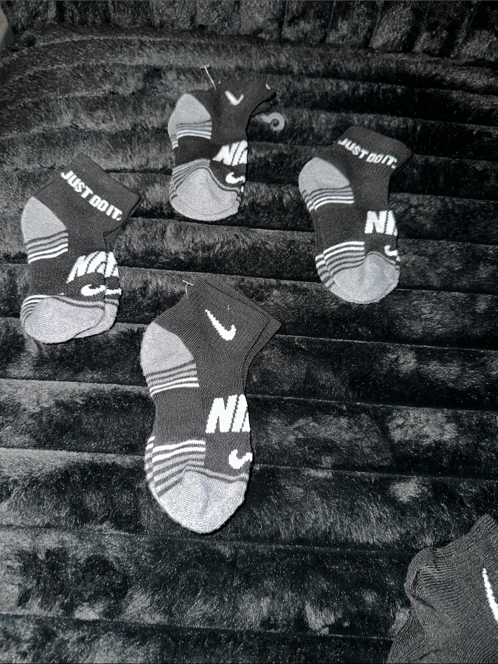 Nike Black & Gray Athletic Ankle Socks - Pack of 4
